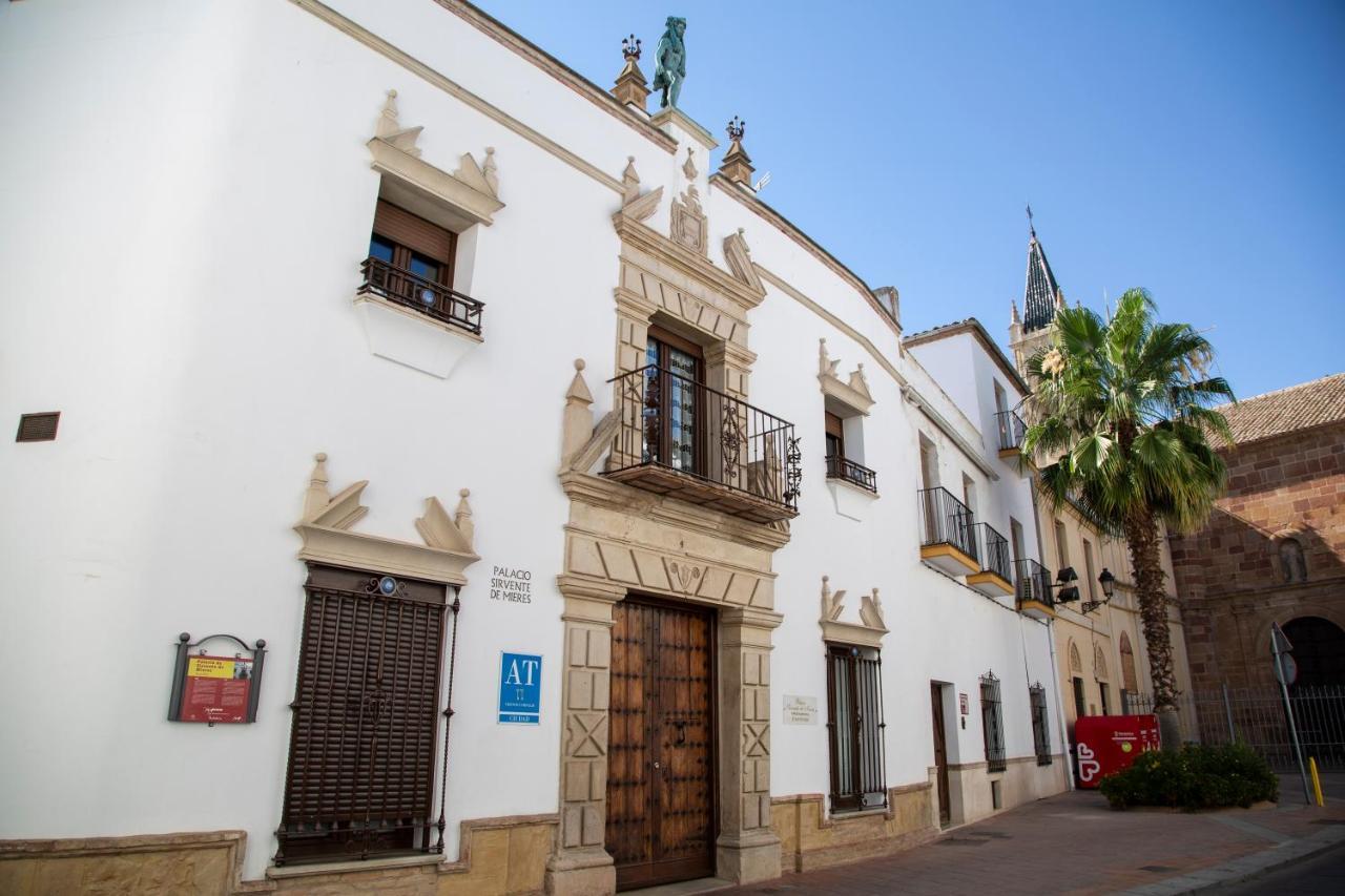 Palacio Sirvente Mieres - Parking Gratuito Andújar Esterno foto
